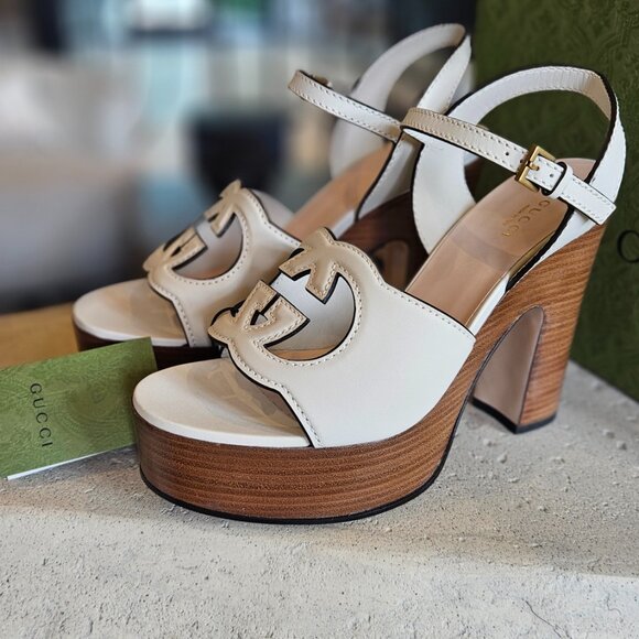 Gucci Women's Interlocking G sandal - Picture 5 of 13